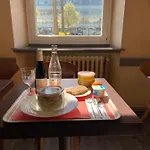 Hotel De Champagne 3*