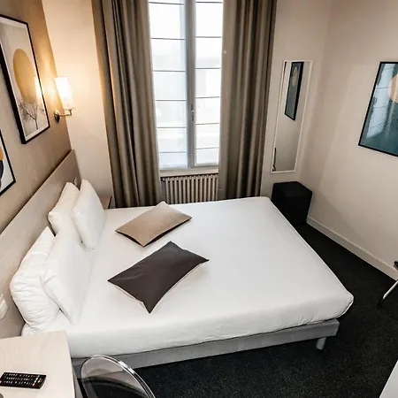 De Champagne Hotel 3*