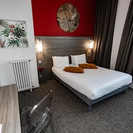 Hotel De Champagne 3*