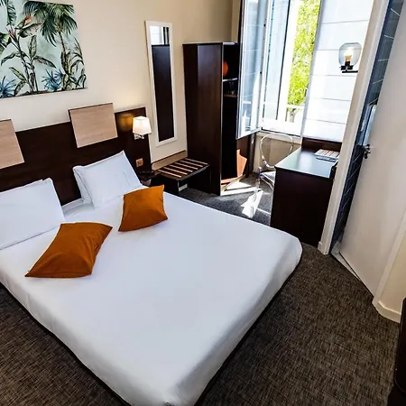 Hotel De Champagne 3*