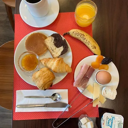 De Champagne Hotel 3*