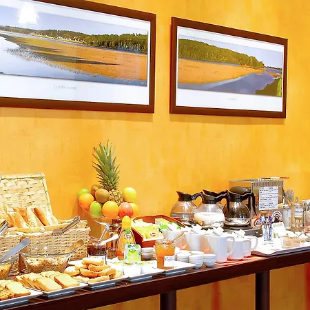 De Champagne Hotel 3*