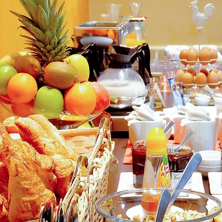 Hotel De Champagne 3*