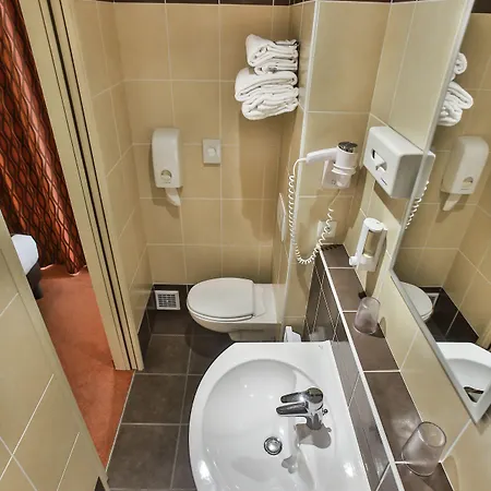 Hotel De Champagne 3*