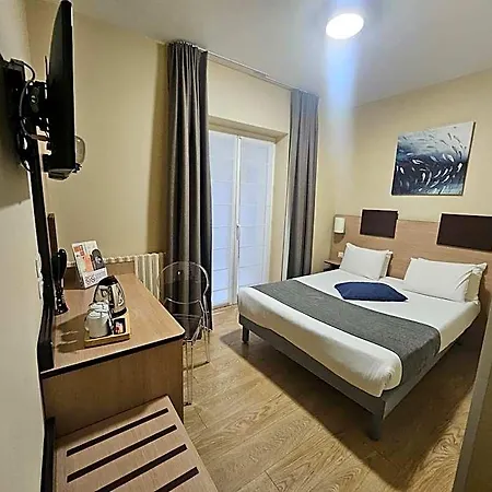 Hotel De Champagne 3*