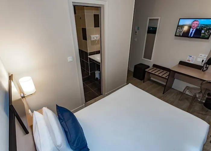 De Champagne Otel Angers