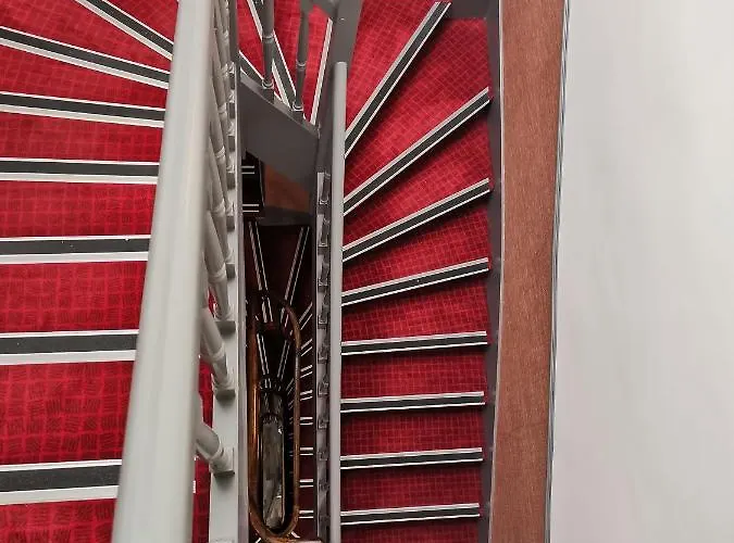 尚巴尼酒店 3* 昂热