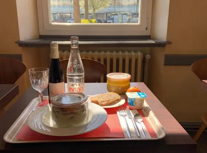 Otel De Champagne 3*