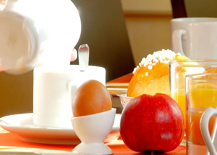 De Champagne Otel Angers