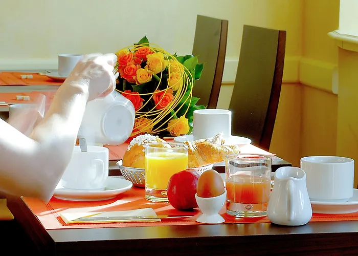 Hotel De Champagne 3*