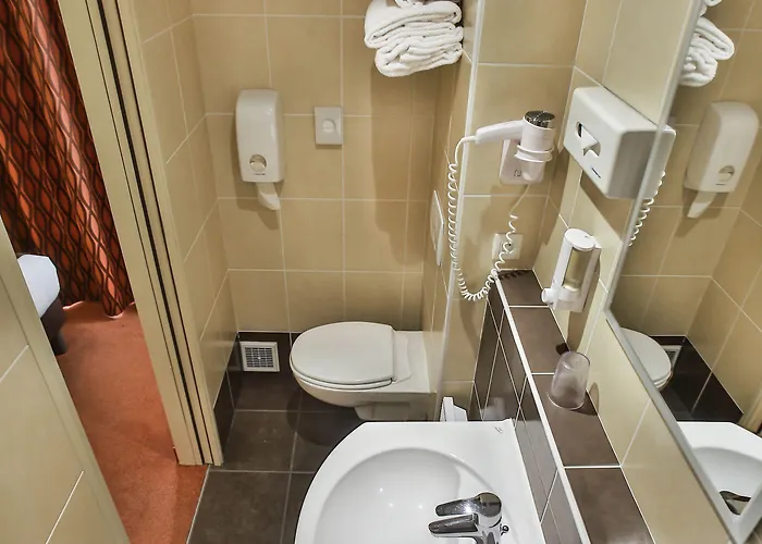 Hotel De Champagne 3*