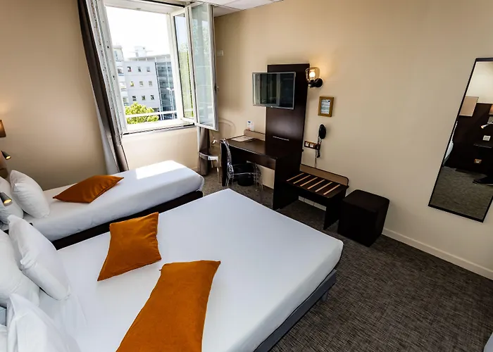 De Champagne Otel Angers